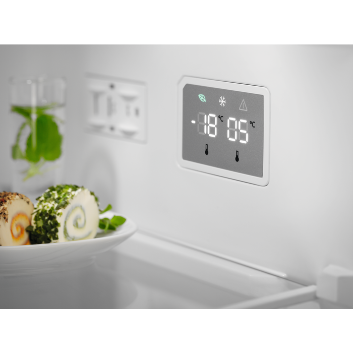 Electrolux - Volně stojící chladničky s mrazákem - LNT5MF32W0