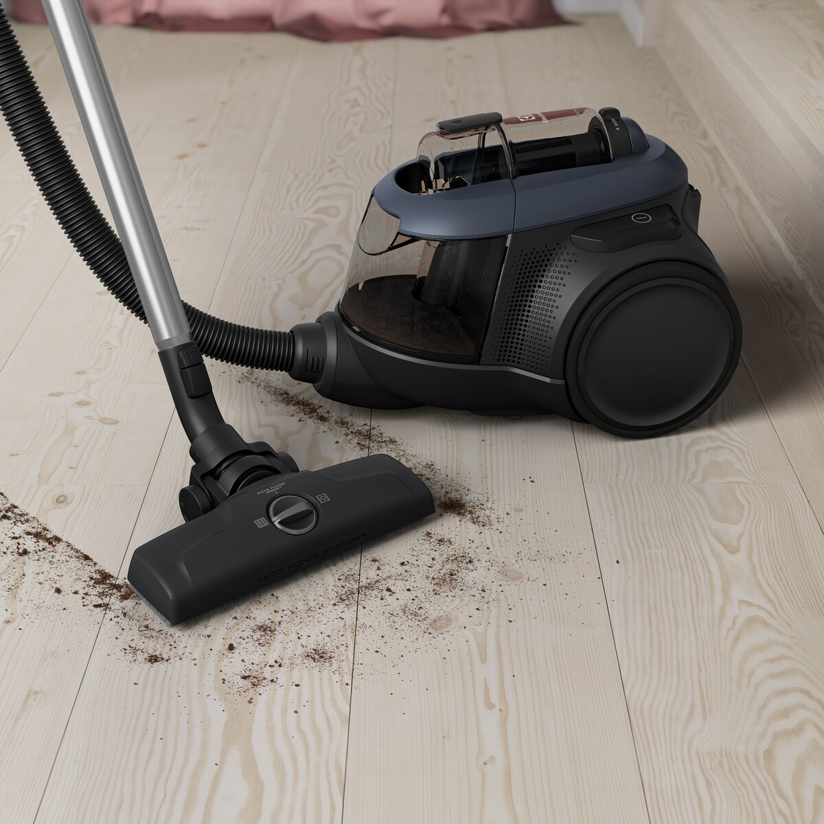 Electrolux - Bezsáčkový vysavač - EL61C3DB