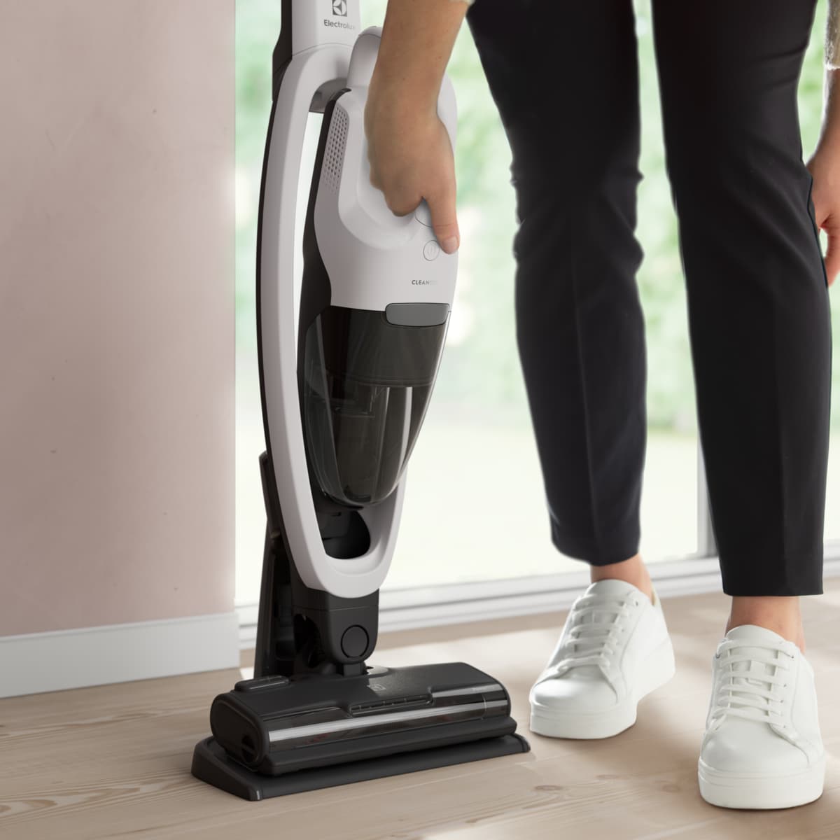 Electrolux - Tyčový vysavač - ES52CB18SH