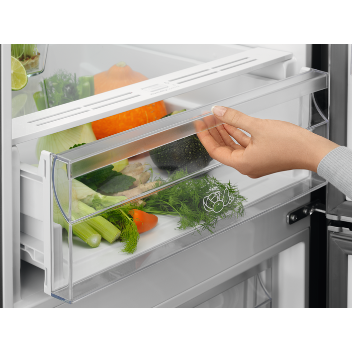 Electrolux - Volně stojící chladničky s mrazákem - LNT5MF32W0