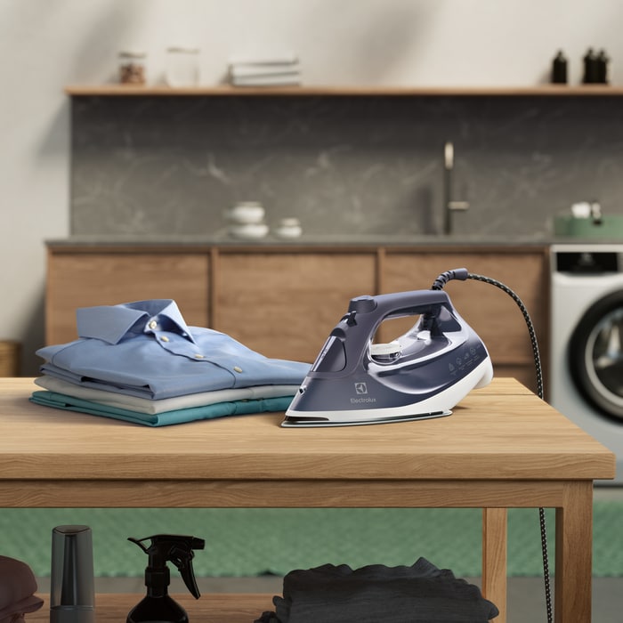 Electrolux - Napařovací žehlička - E6SI1-2MN