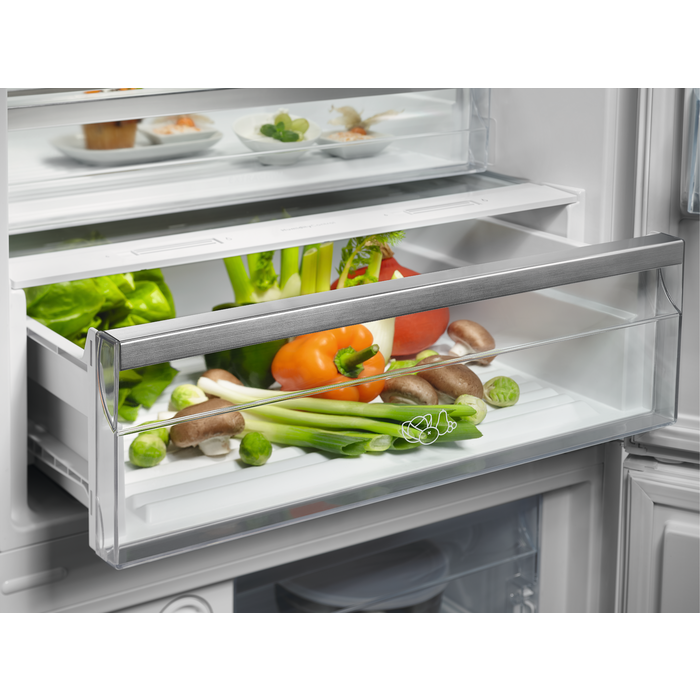 Electrolux - Volně stojící chladničky s mrazákem - LNT7ME46X2