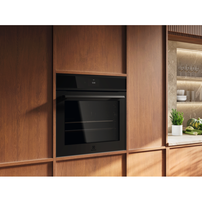 Electrolux - Pyrolytické trouby - EOE9P3XT