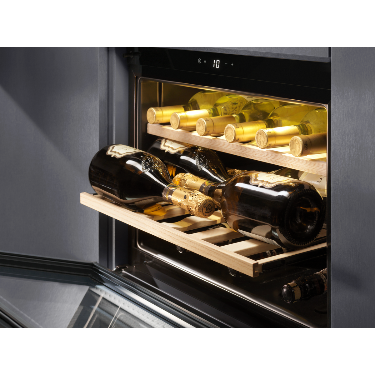 Electrolux - Kompaktní vinotéky - KBW5T