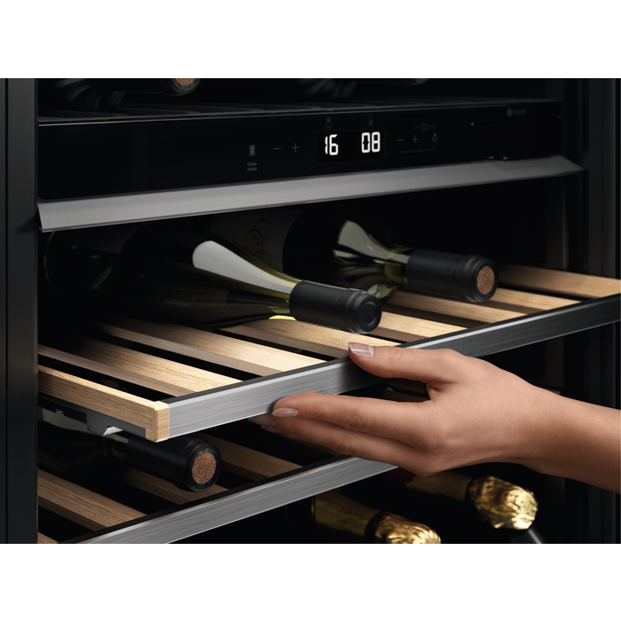 Electrolux - Vinotéky pod kuchyňskou linku - EWUD040B8B