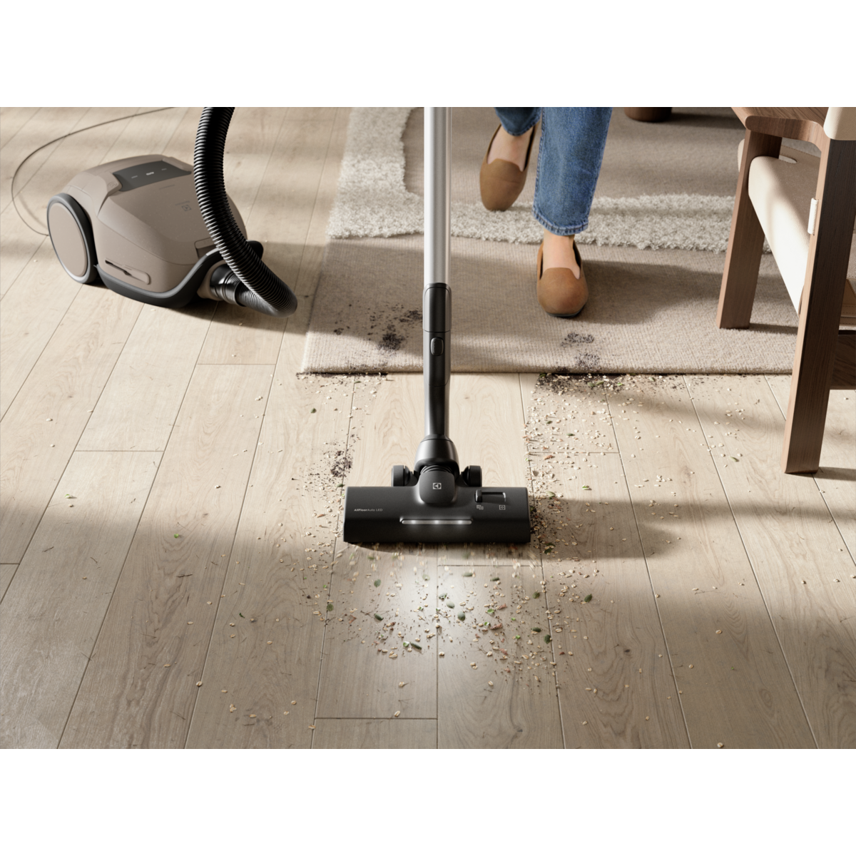 Electrolux - Sáčkový vysavač - EB81U1WB