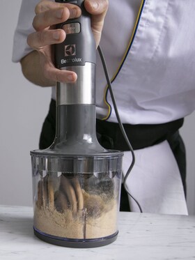 Mixér Electrolux Masterpiece mele keksy pro korpus dortu