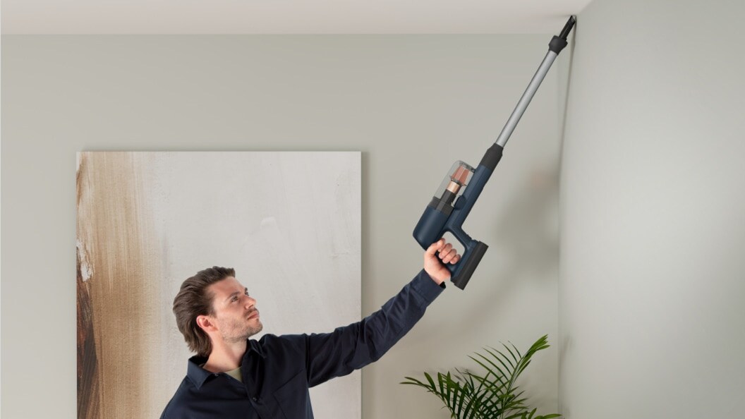 Vysávání stěny Electrolux 700