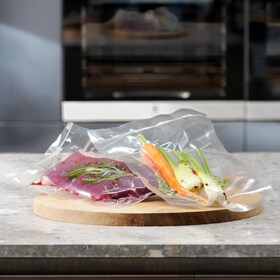 Příprava jídla ve vakuu v parní troubě Electrolux