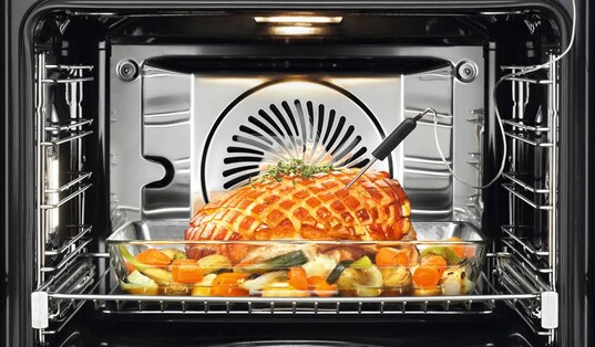 Parní trouba Electrolux s teplotní sondou