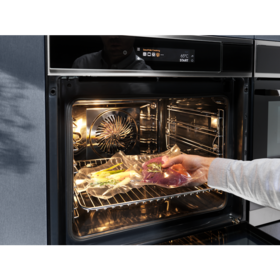 Vestavná parní trouba SteamPro KOAAS31WX